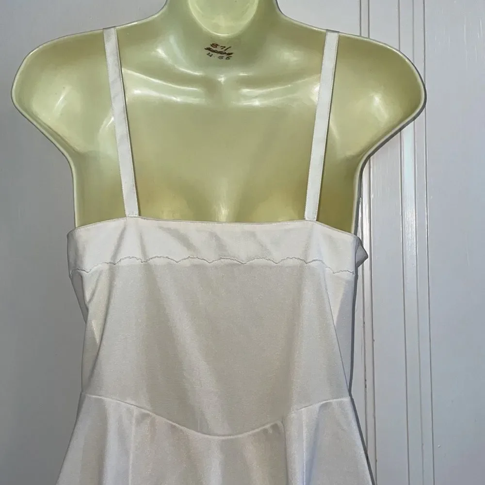 Vtg Sears cream colored nylon full slip - Picture 5 of 7
